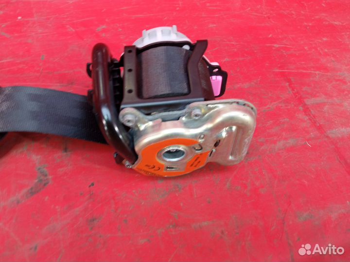 Ремень безопасности передний правый Volkswagen