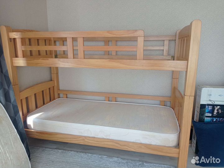 Двухъярусная кровать бу с матрасами