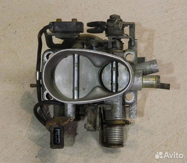 Заслонка дроссельная VW Passat B3 1.8