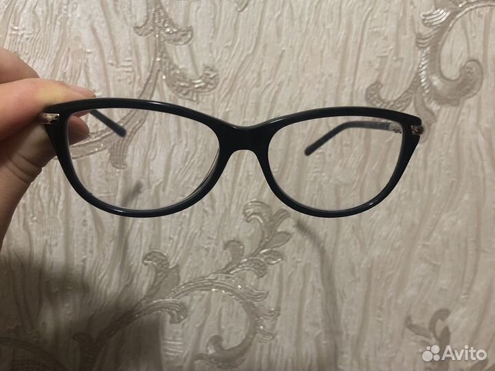 Очки женские Valentino