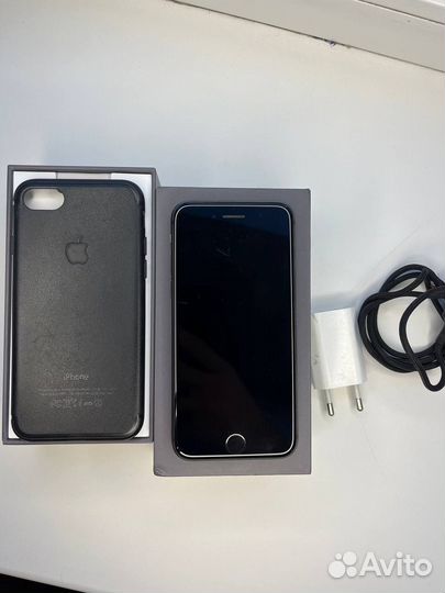 iPhone 8, 64 ГБ