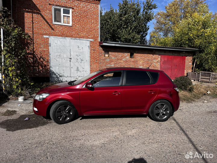 Kia Ceed 2.0 AT, 2011, 243 000 км