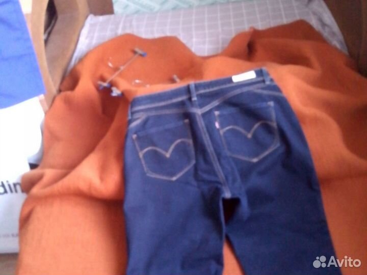 Джинсы женские