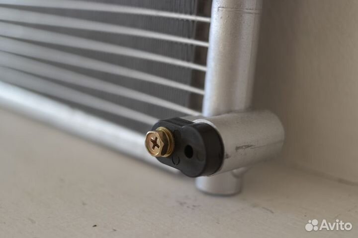 Радиатор кондиционера Ленд Крузер 100 98-07