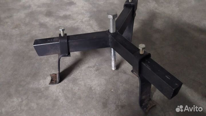 Съемник тормозных барабанов