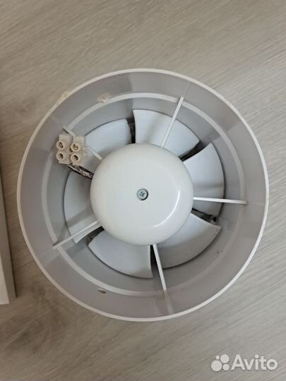 Вытяжной вентилятор d125