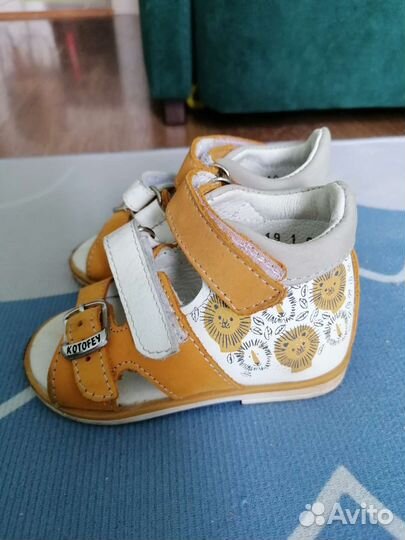 Детская обувь сандали
