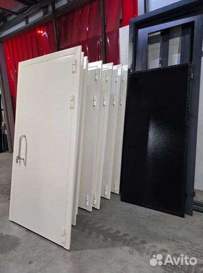 Техническая дверь металлическая