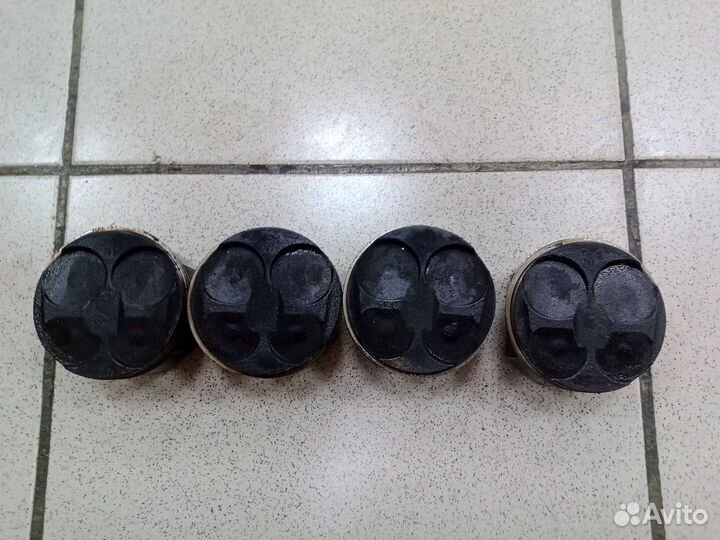 Поршня Honda CBR 600 F4