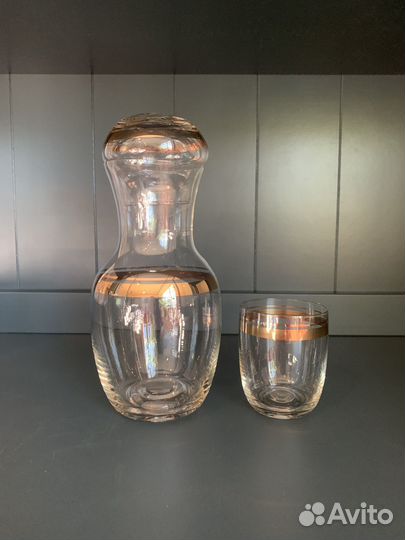 Графин со стаканом