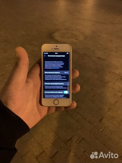 Телефон iPhone se 2016