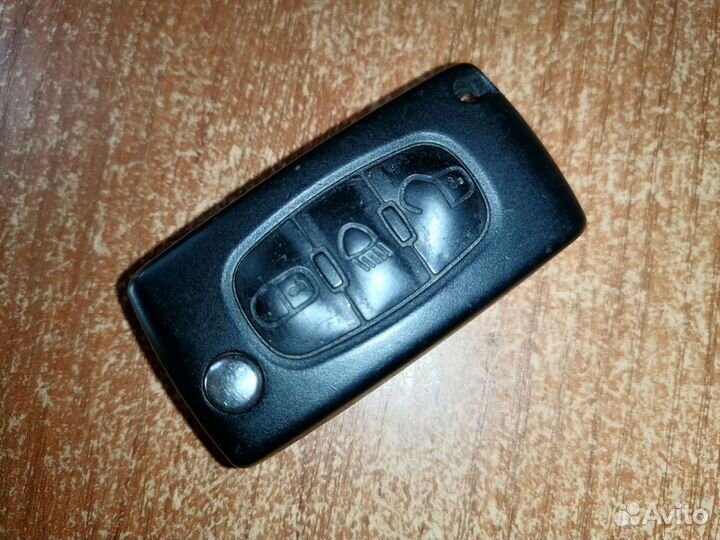Ключ для Citroen C4 оригинал 3 кнопки