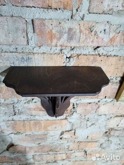 Полочка настенная деревянная в стиле модерн