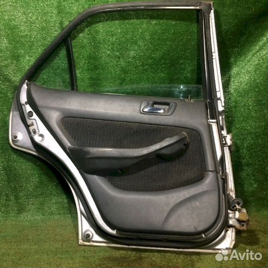 Дверь задняя левая Sedan Honda Accord CF3 Серебро