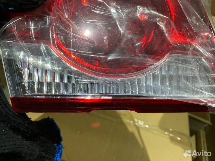 Фонарь задний левый внутренний chevrolet cruze