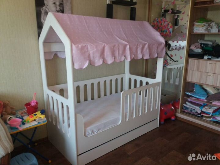 Детская кровать домик