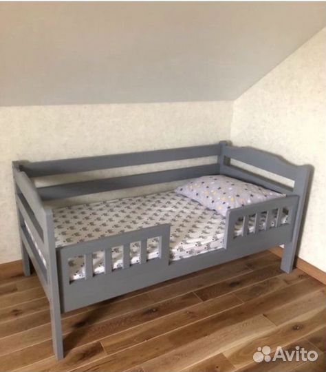 Кровать из массива