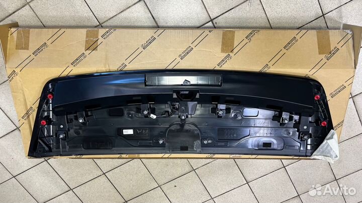 Спойлер крышки багажника Toyota RAV-4 (XA50)