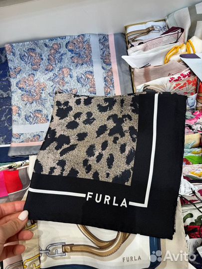 Платок Furla