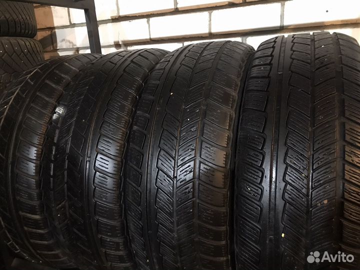 Avon Ranger Ice 215/70 R16