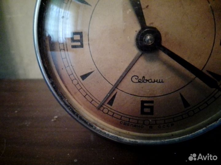 Часы будильник СССР