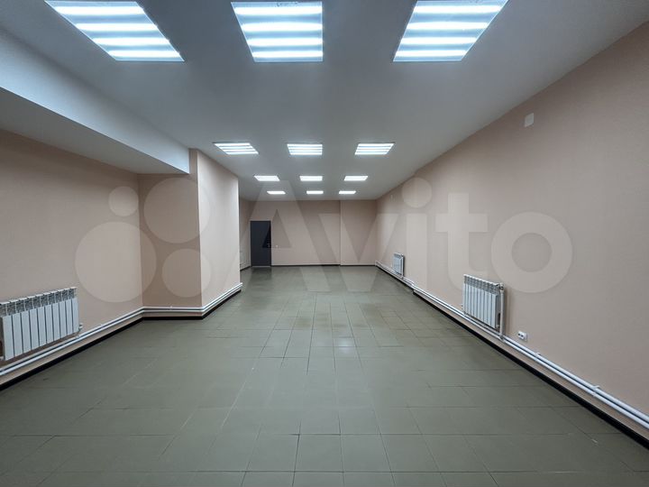 Помещение с арендаторами, 850 м²