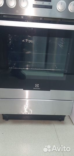 Индукционная плита Electrolux