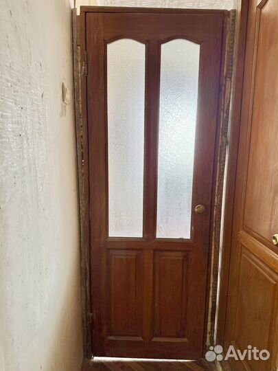 Дверь деревянная с коробом и наличниками