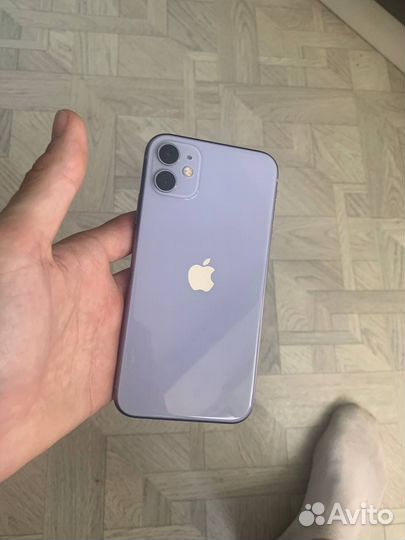 Телефон iPhone 11