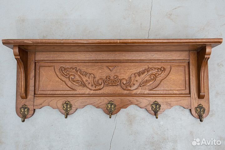 Деревянная настенная вешалка