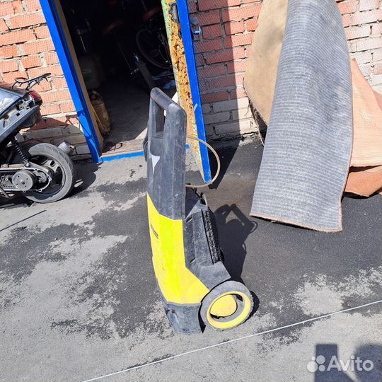 Продам мойку Керхер на запчасти