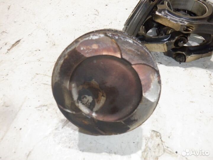 Поршень с шатуном Мерседес