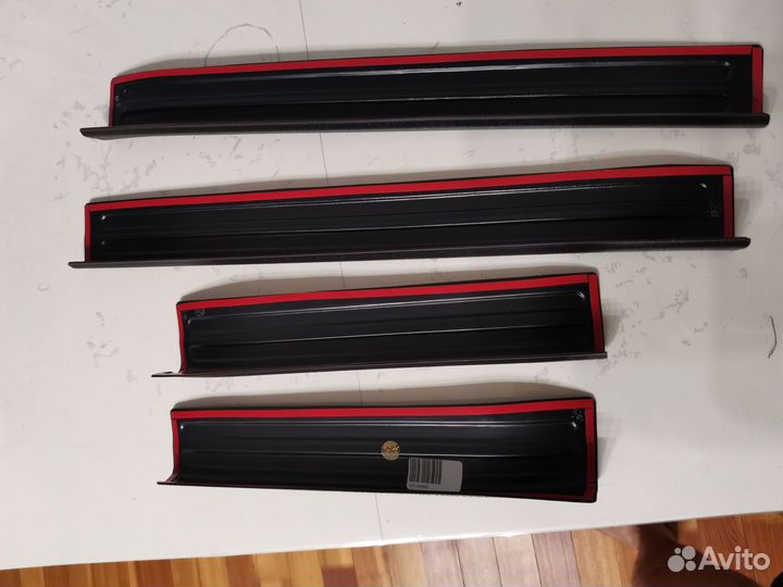 Накладки на пороги дверей Toyota Rav4 2013-2019