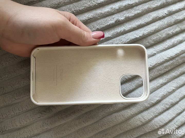 Чехол на iPhone 13