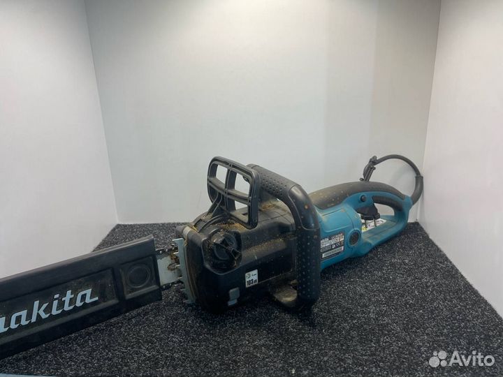 Электропила Makita UC3530A В143