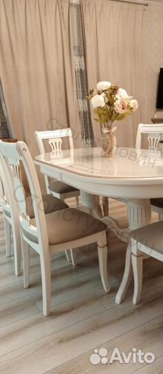 Столы и стулья