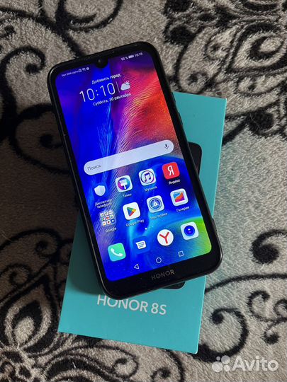 Телефон honor 8s