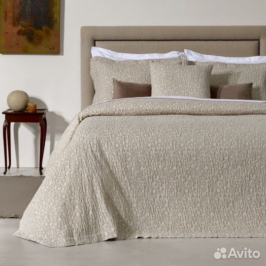 Бежевое Жаккардовое покрывало Португалия