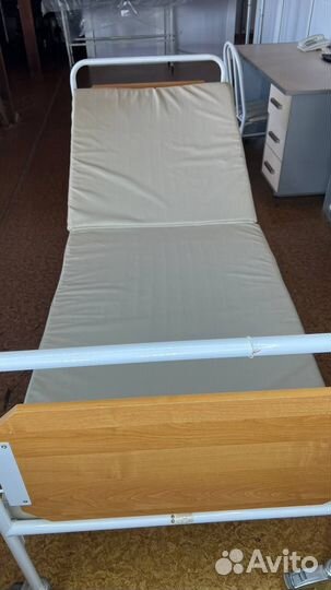 Медицинская кровать