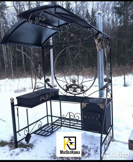 Кованый мангал с крышей