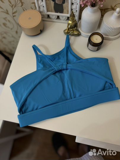 Спортивный топ с открытой спинкой