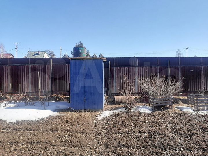 Дом 30 м² на участке 8 сот.