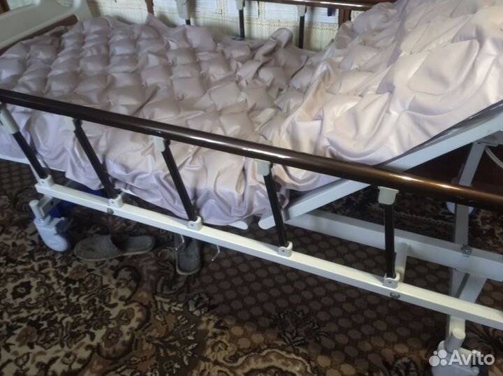 Кровать медицинская с механическим приводом