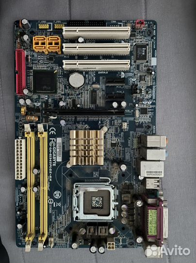 Матенинская плата GA-8i945plge-RH