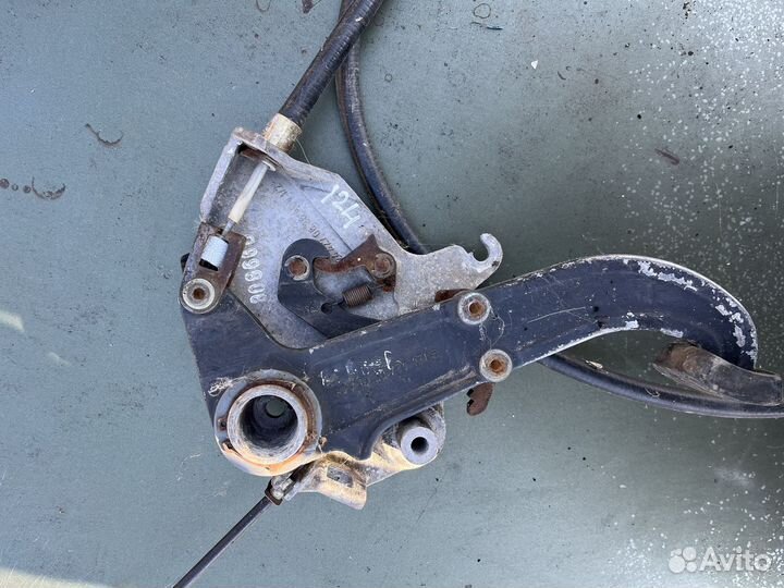 Центральный трос стояночного тормоза Мерседес w124