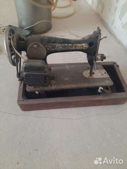 Швейная машина Singer