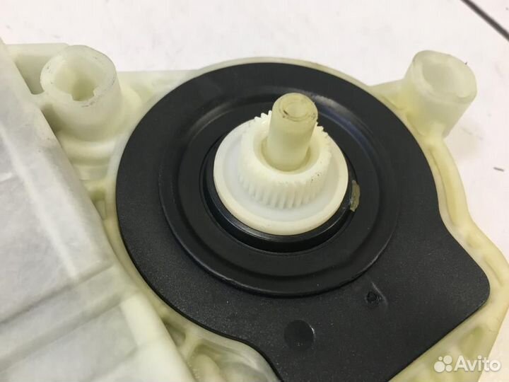 Моторчик стеклоподъемника Volkswagen Passat B7