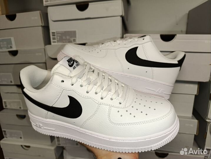 Nike Air Force 1