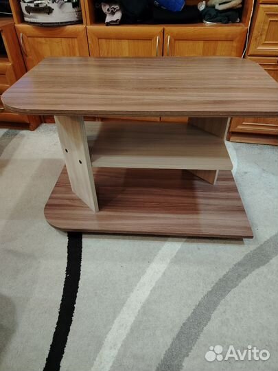 Журнальный столик на колесах бу