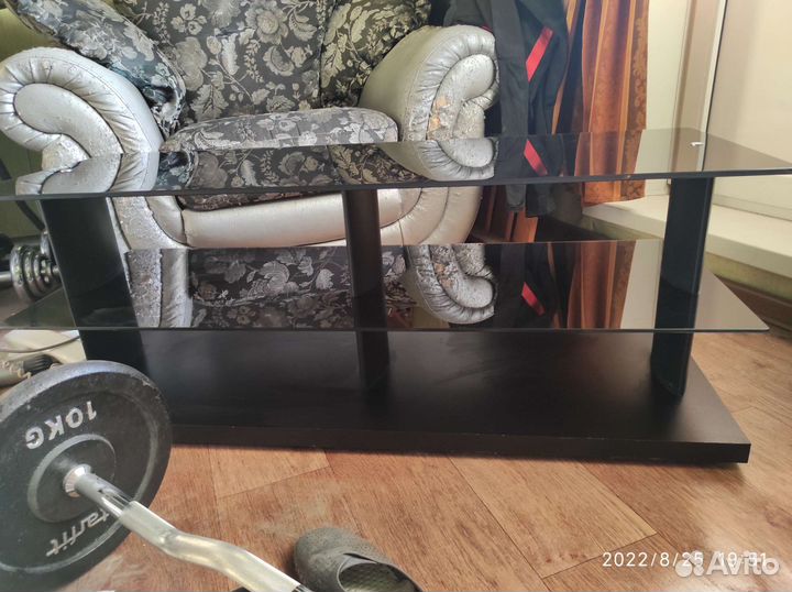 Полка под телевизор